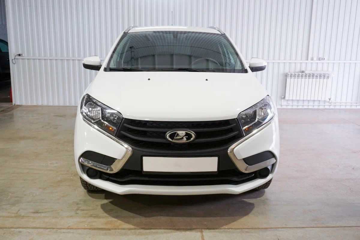 Lada Xray - фото №1