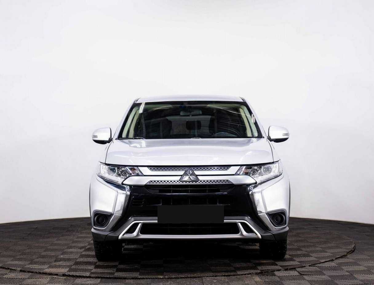 Mitsubishi Outlander, 2019 - фото №2