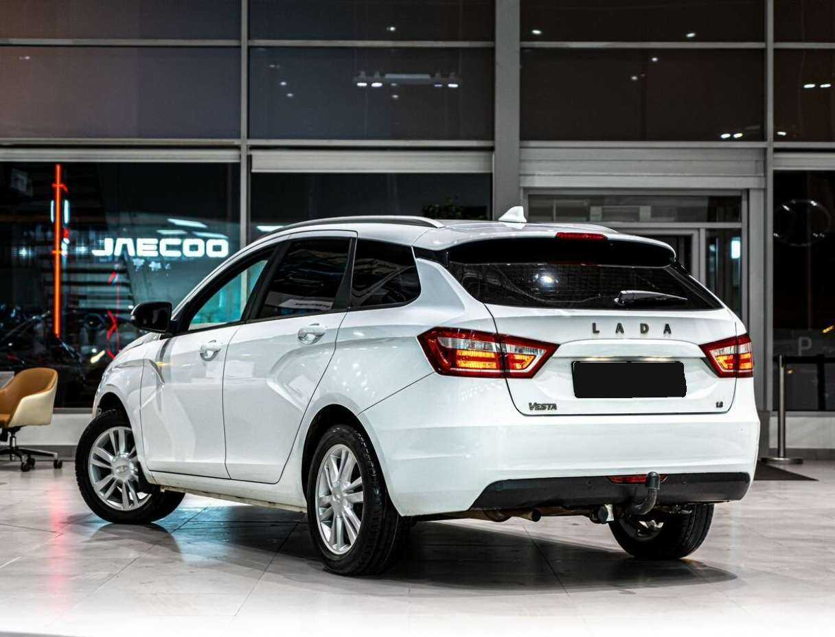 Lada (ВАЗ) Vesta SW, 2019 - фото №4
