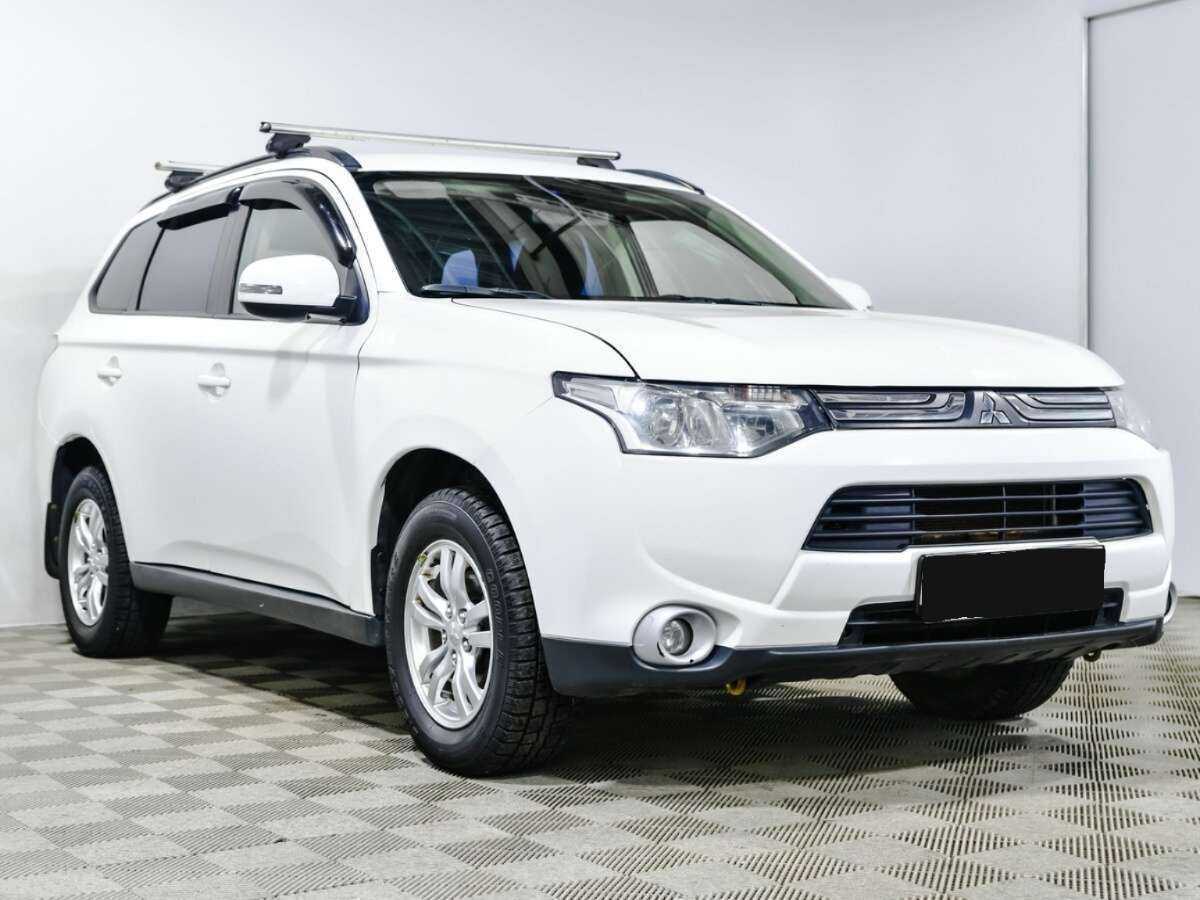 Mitsubishi Outlander, 2013 - фото №3