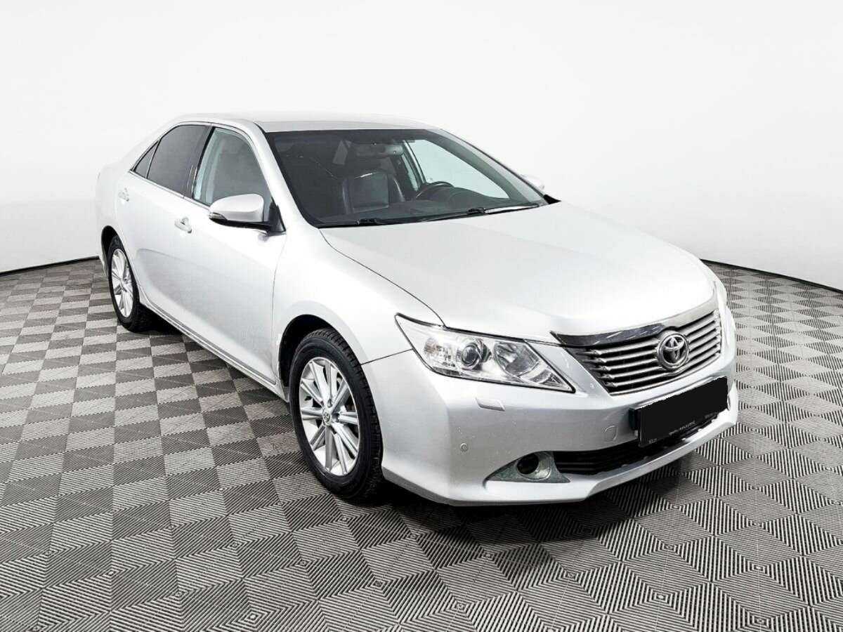Toyota Camry, 2014 - фото №3