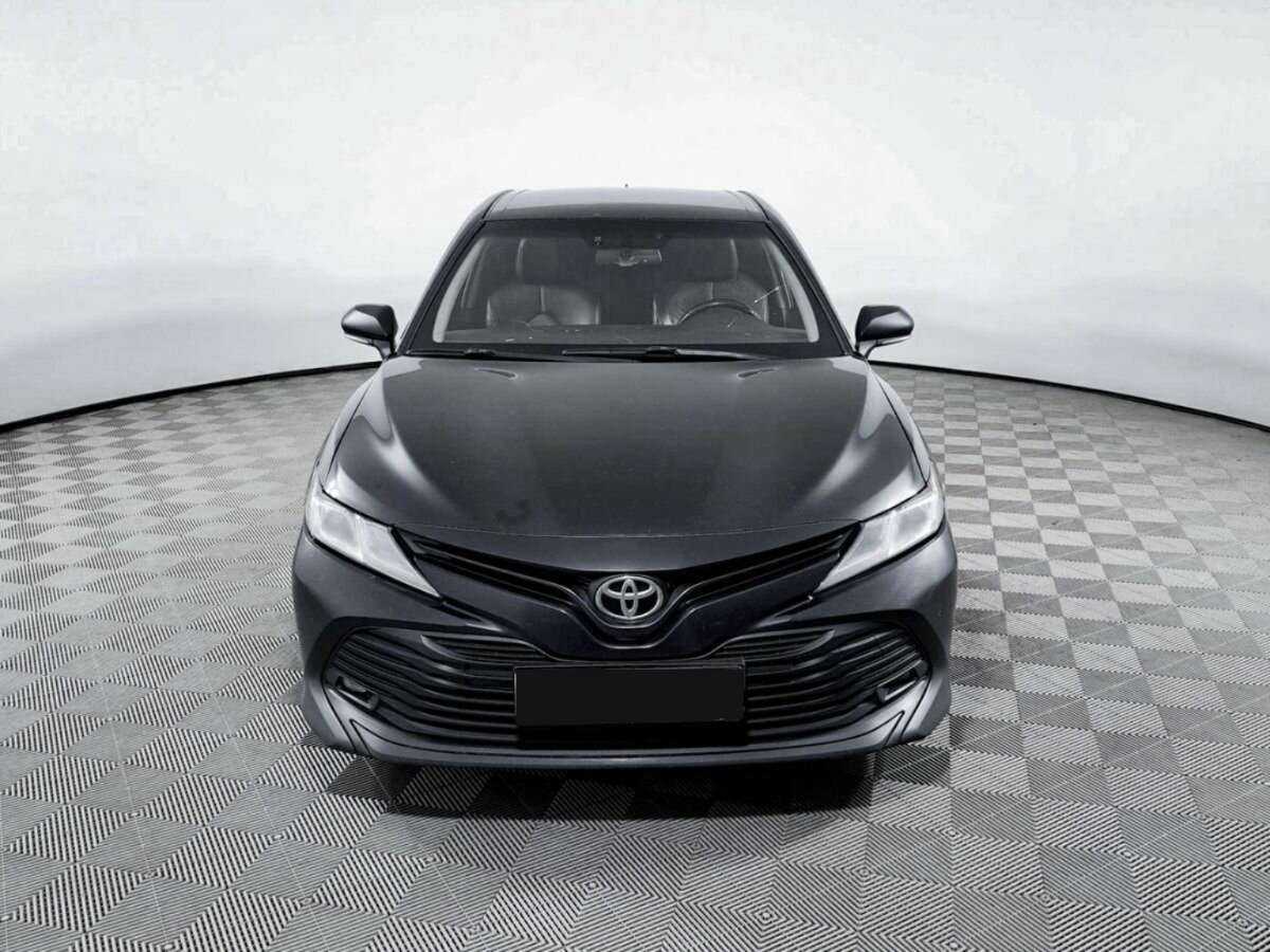 Toyota Camry, 2018 - фото №2