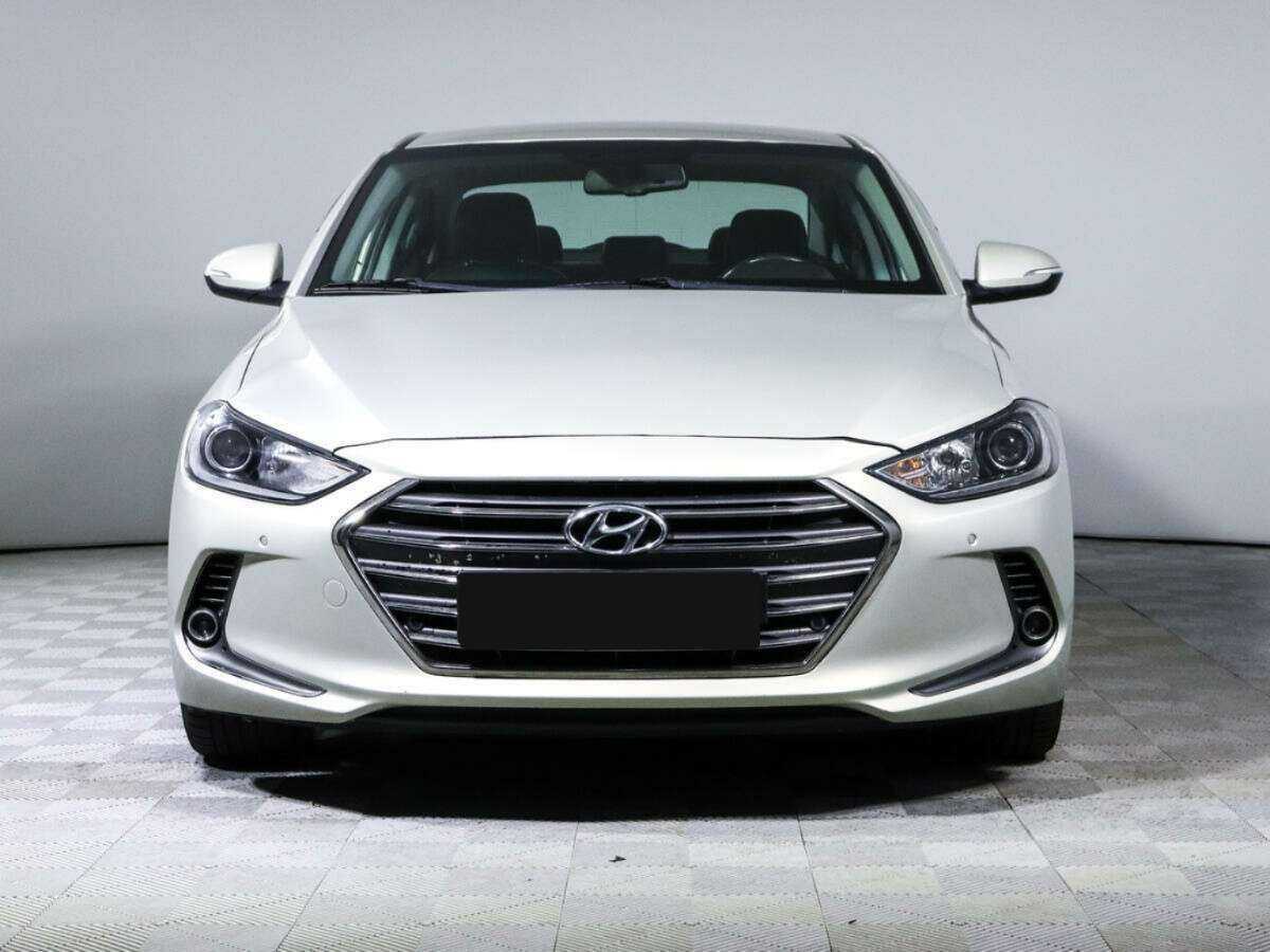 Hyundai Elantra, 2018 - фото №2