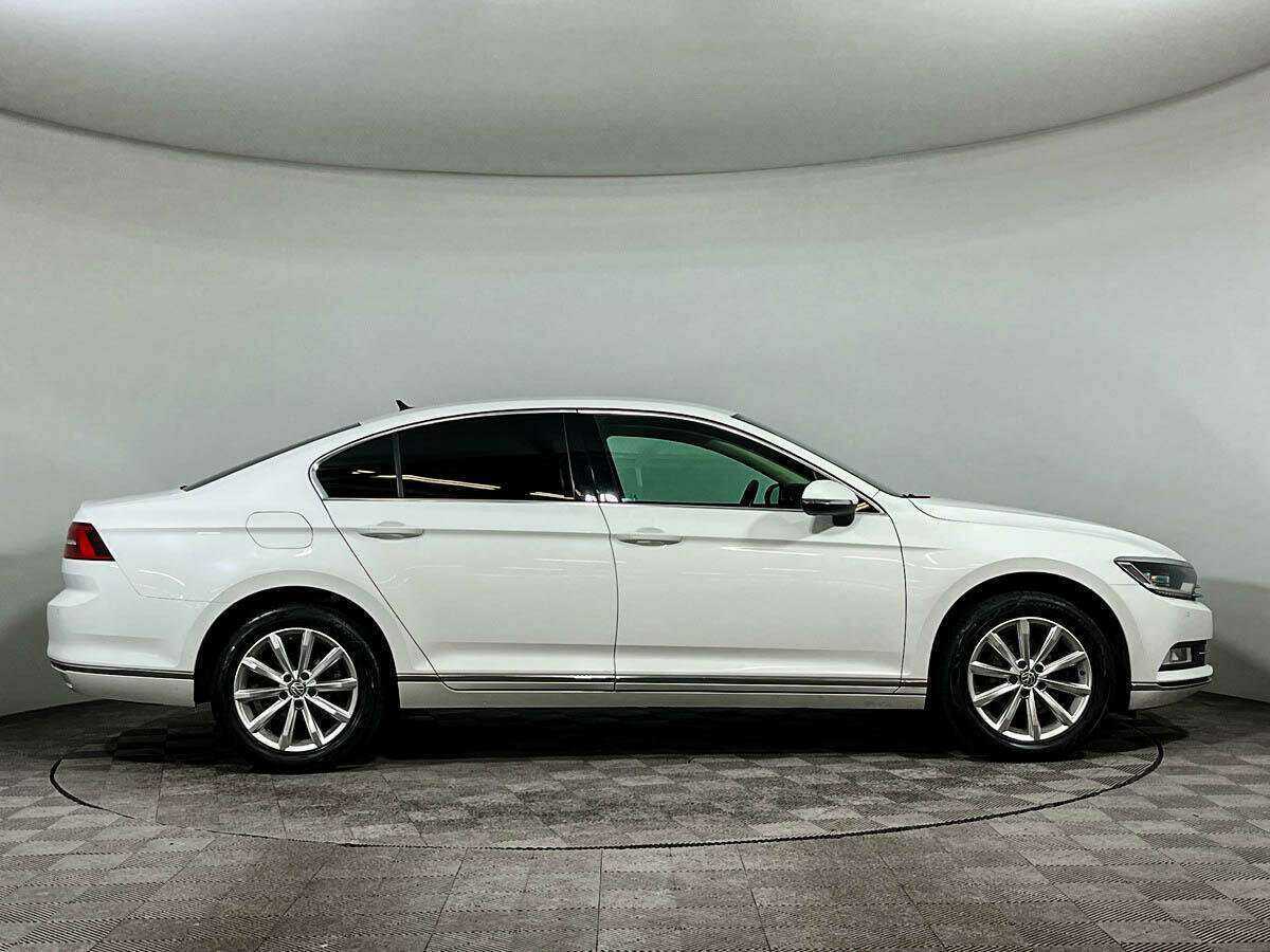 Volkswagen Passat, 2017 - фото №4
