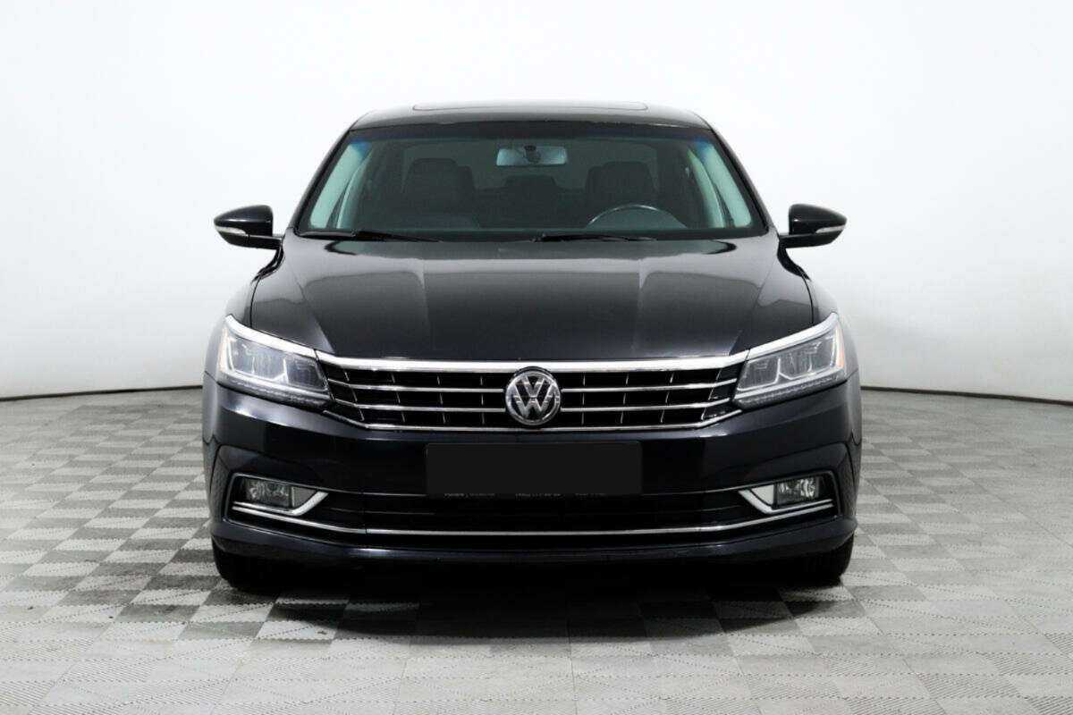 Volkswagen Passat, 2017 - фото №2
