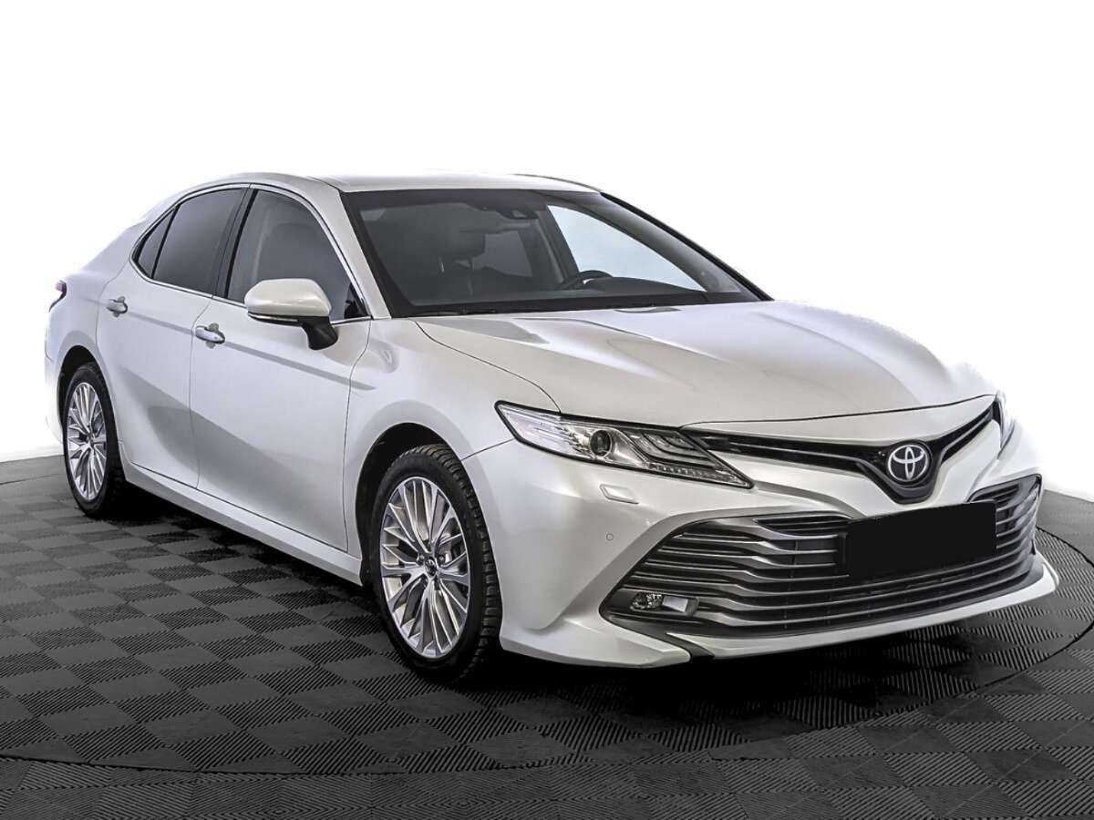 Toyota Camry, 2019 - фото №3