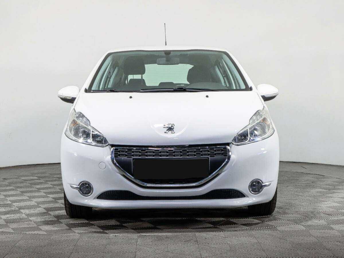 Peugeot 208, 2013 - фото №2