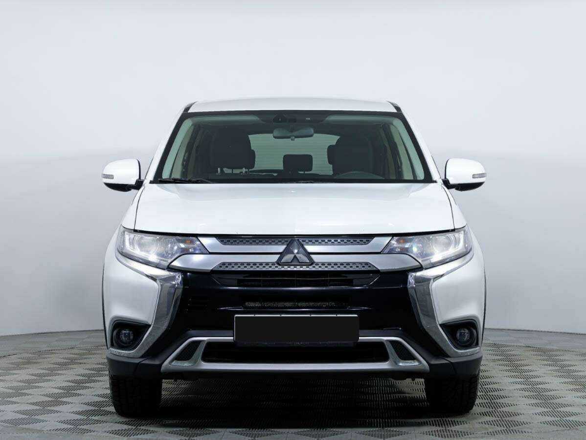 Mitsubishi Outlander, 2018 - фото №2