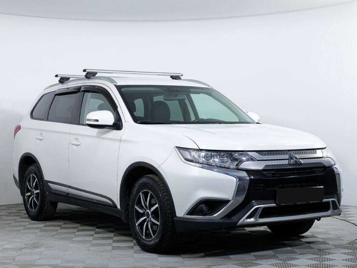 Mitsubishi Outlander, 2018 - фото №3