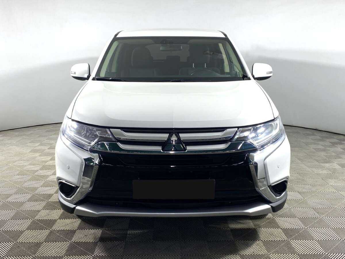 Mitsubishi Outlander, 2017 - фото №2