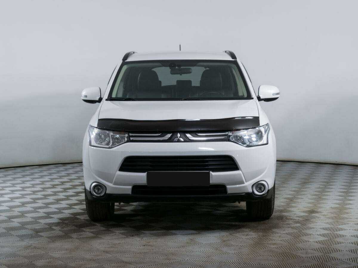 Mitsubishi Outlander, 2012 - фото №2