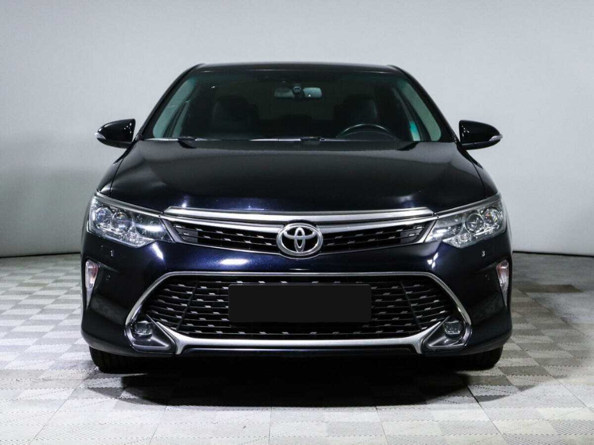 Toyota Camry, 2018 - фото №2