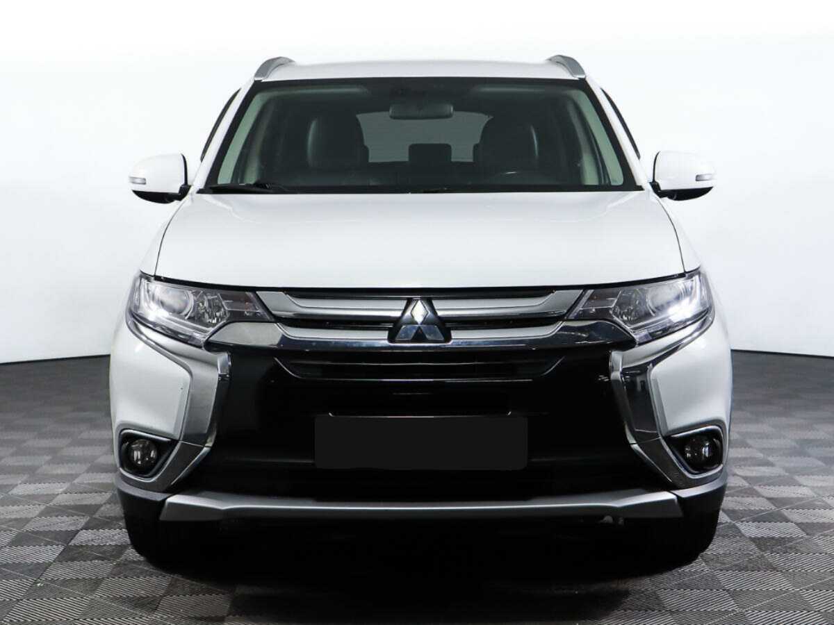Mitsubishi Outlander, 2017 - фото №2