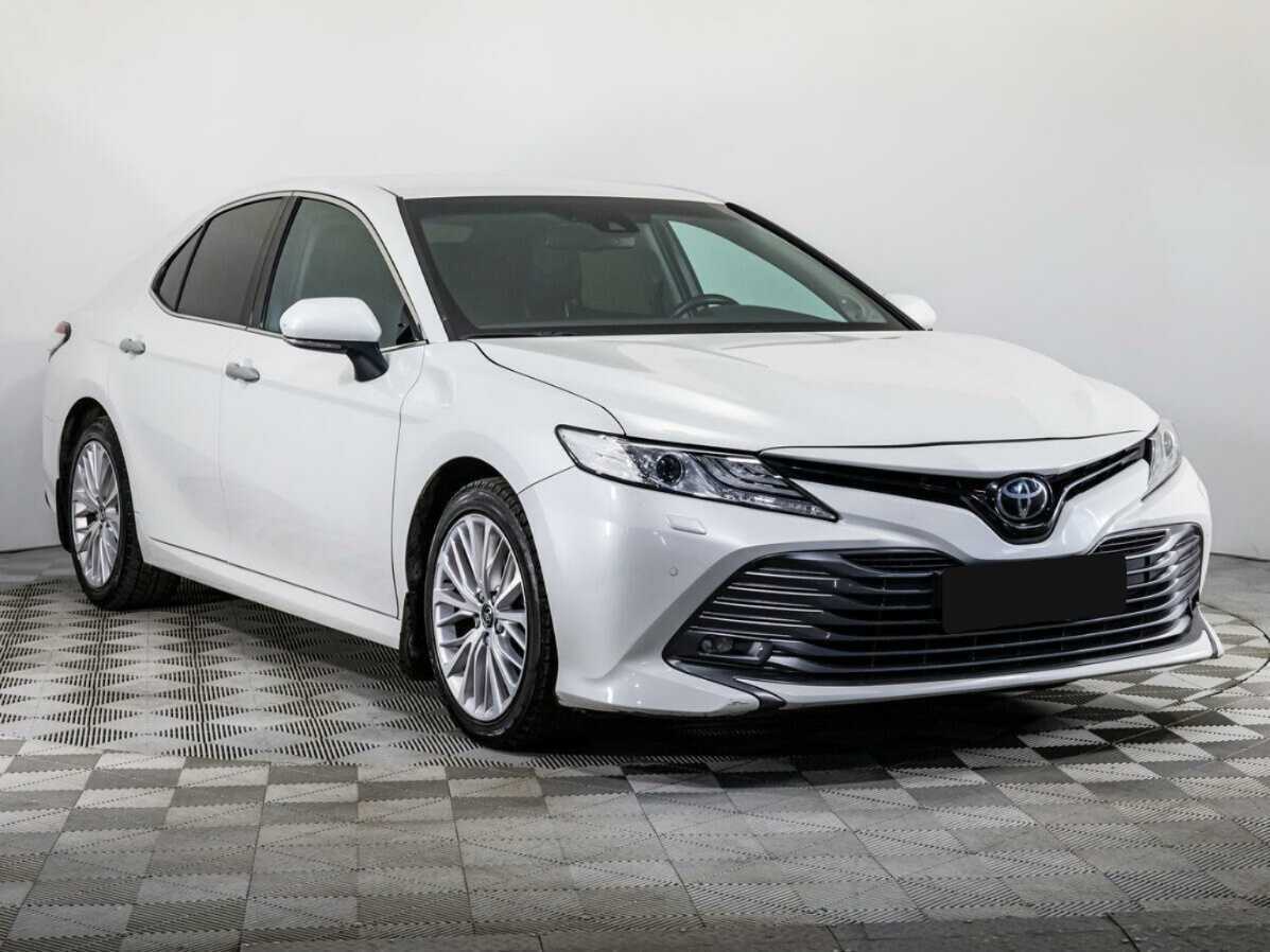 Toyota Camry, 2018 - фото №3