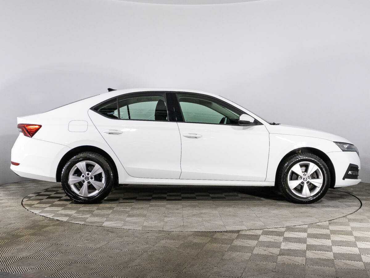 Skoda Octavia, 2021 - фото №4