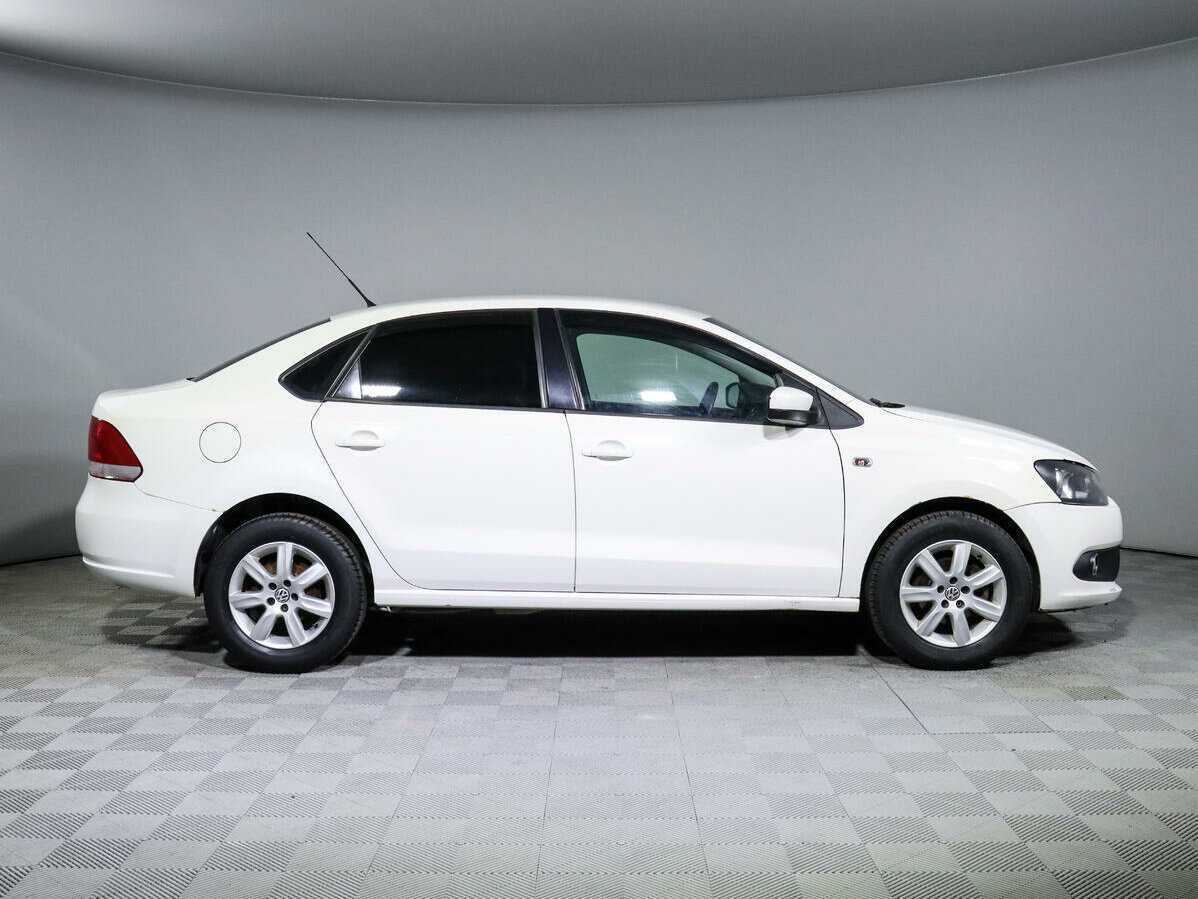 Volkswagen Polo, 2012 - фото №4