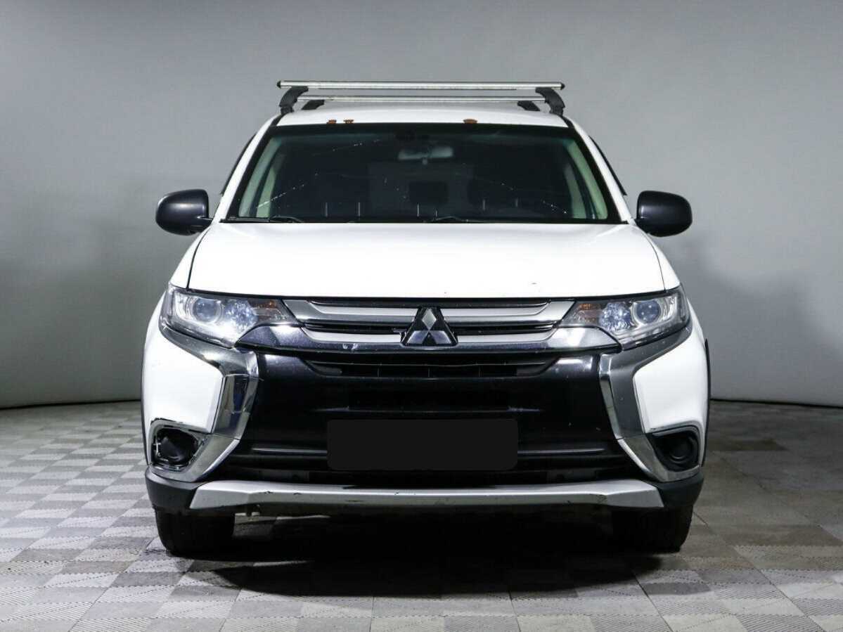 Mitsubishi Outlander, 2018 - фото №2
