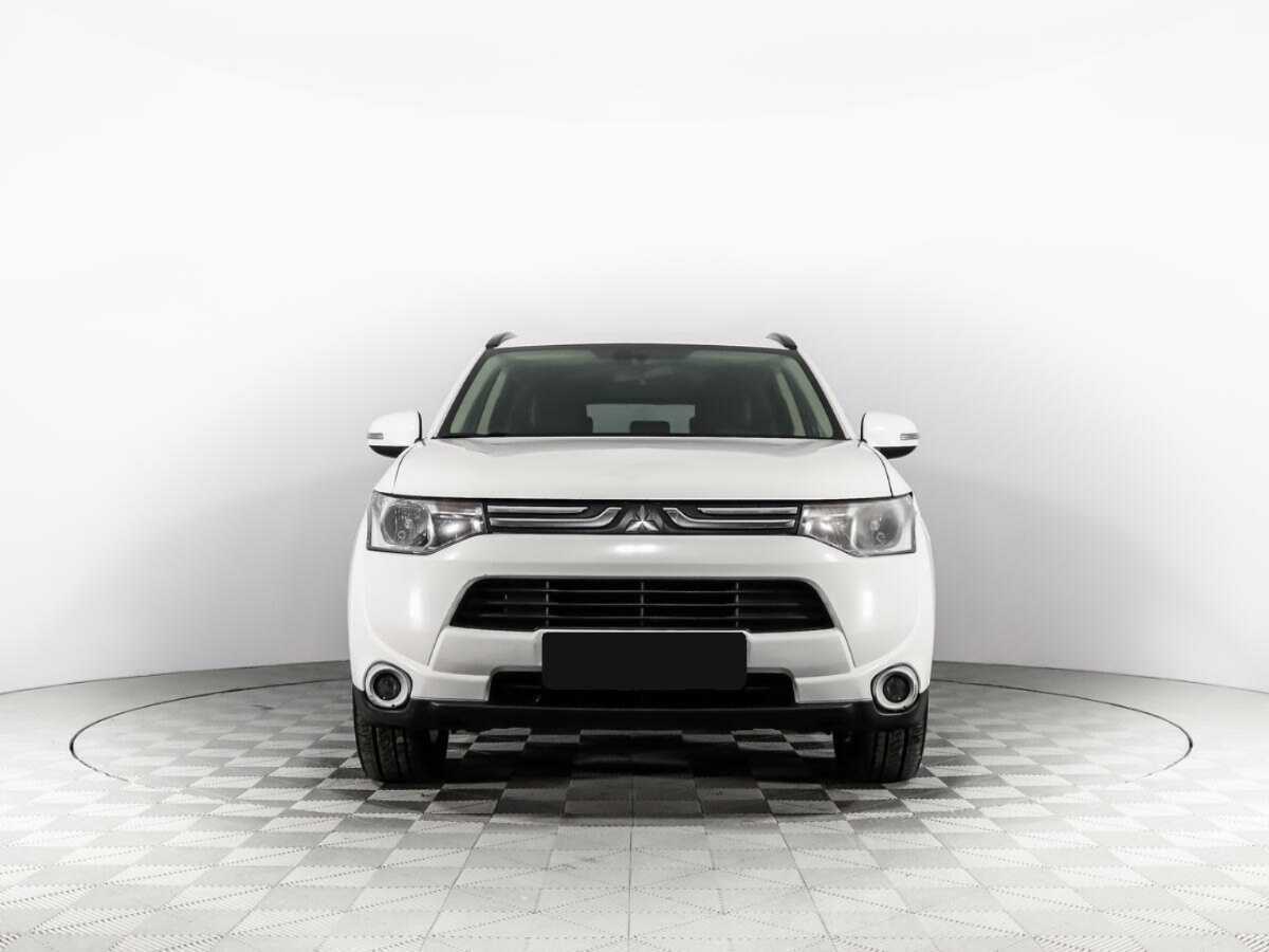 Mitsubishi Outlander, 2014 - фото №2