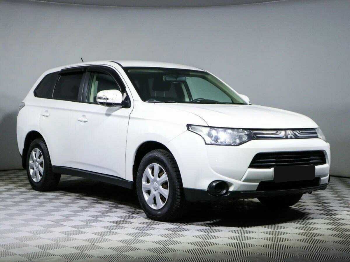 Mitsubishi Outlander, 2012 - фото №3