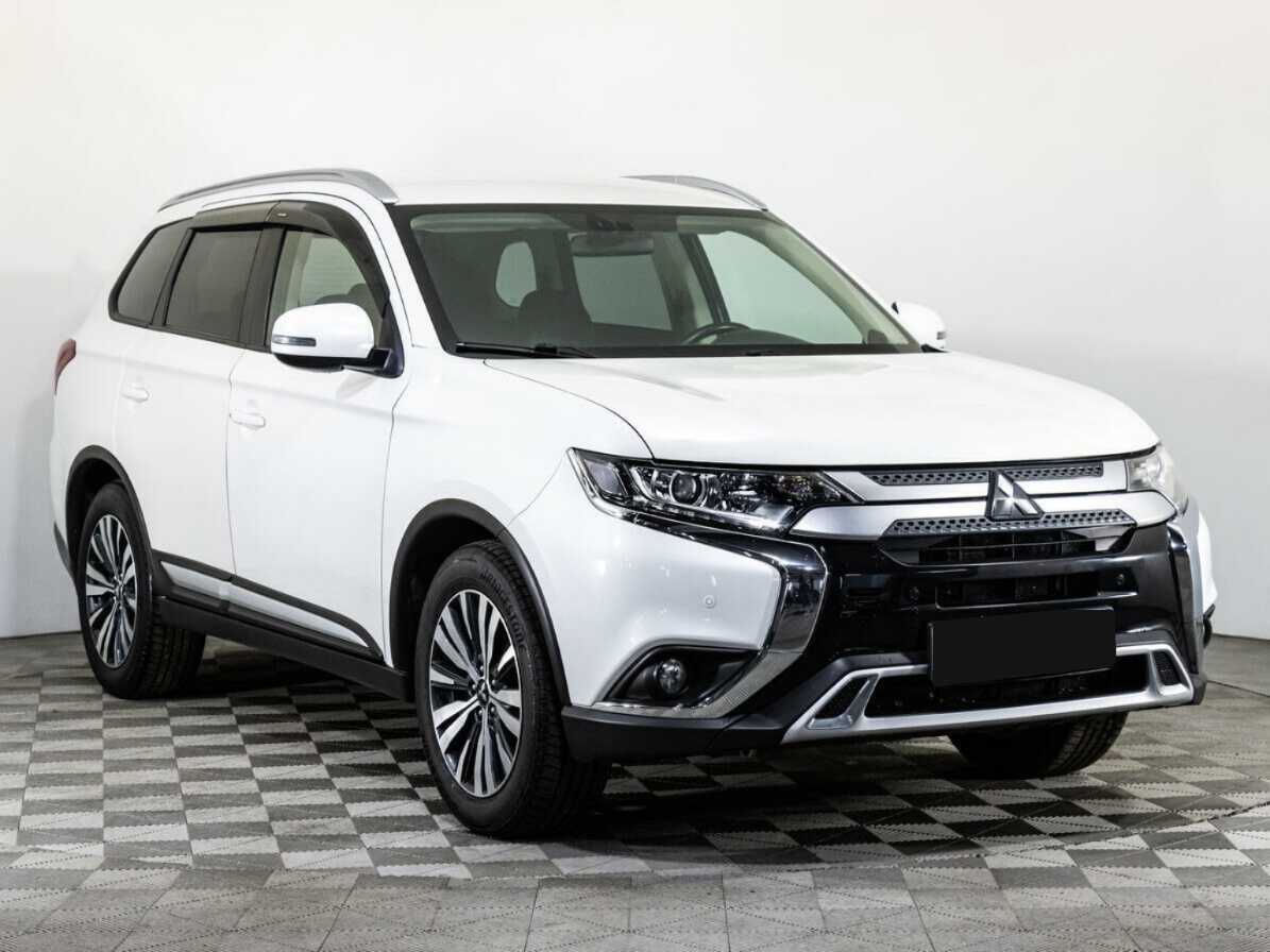 Mitsubishi Outlander, 2020 - фото №3