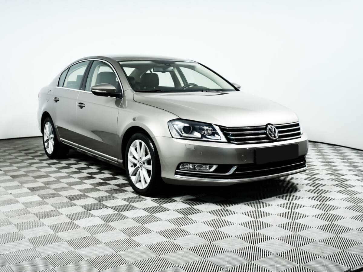 Volkswagen Passat, 2012 - фото №3