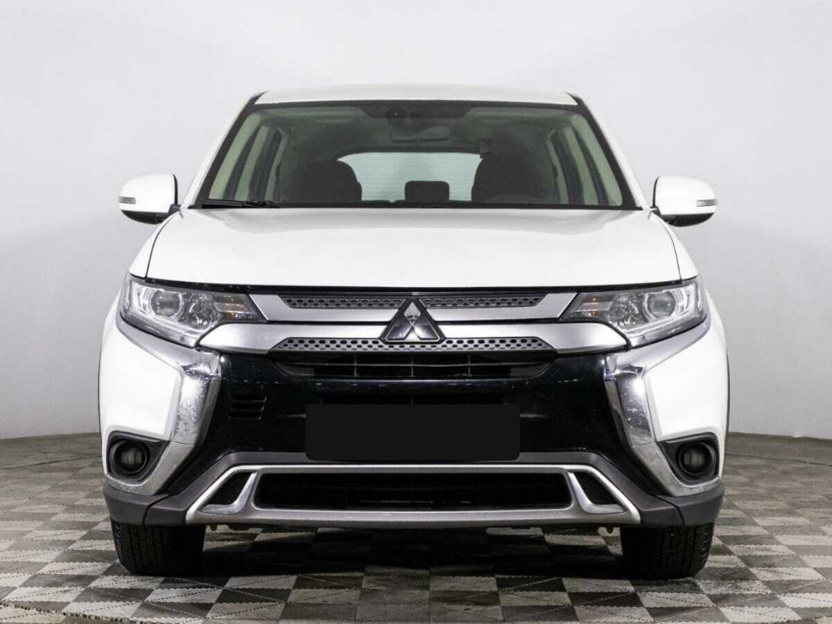 Mitsubishi Outlander, 2020 - фото №2