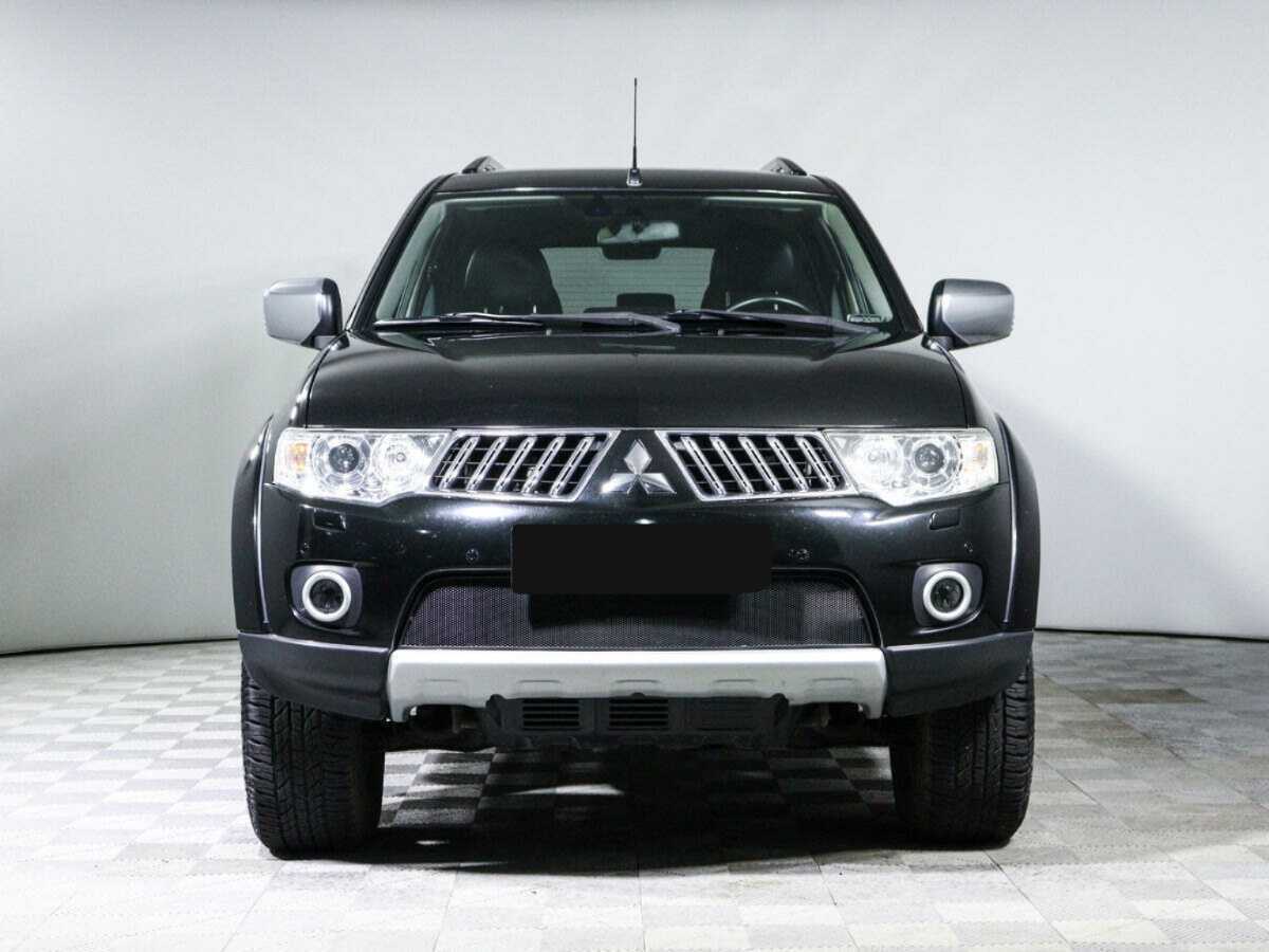 Mitsubishi Pajero Sport, 2012 - фото №2