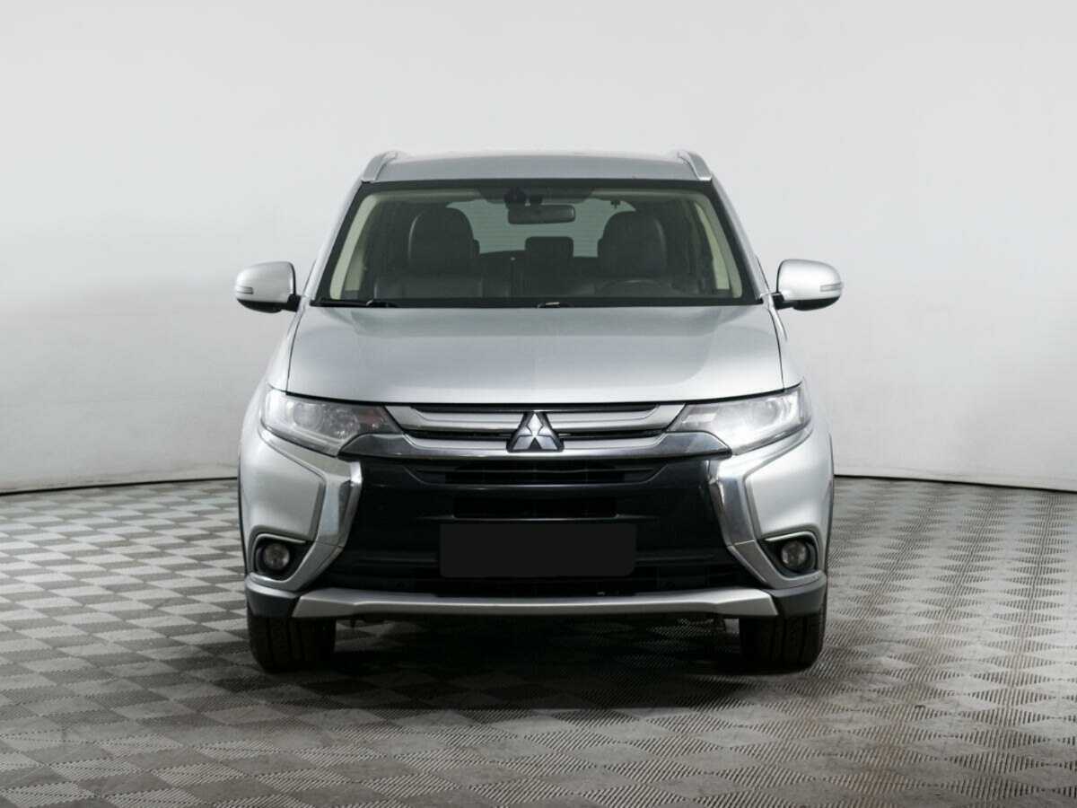 Mitsubishi Outlander, 2017 - фото №2