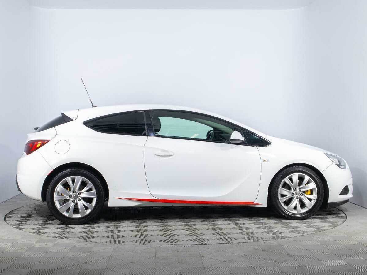 Opel Astra GTC, 2014 - фото №4