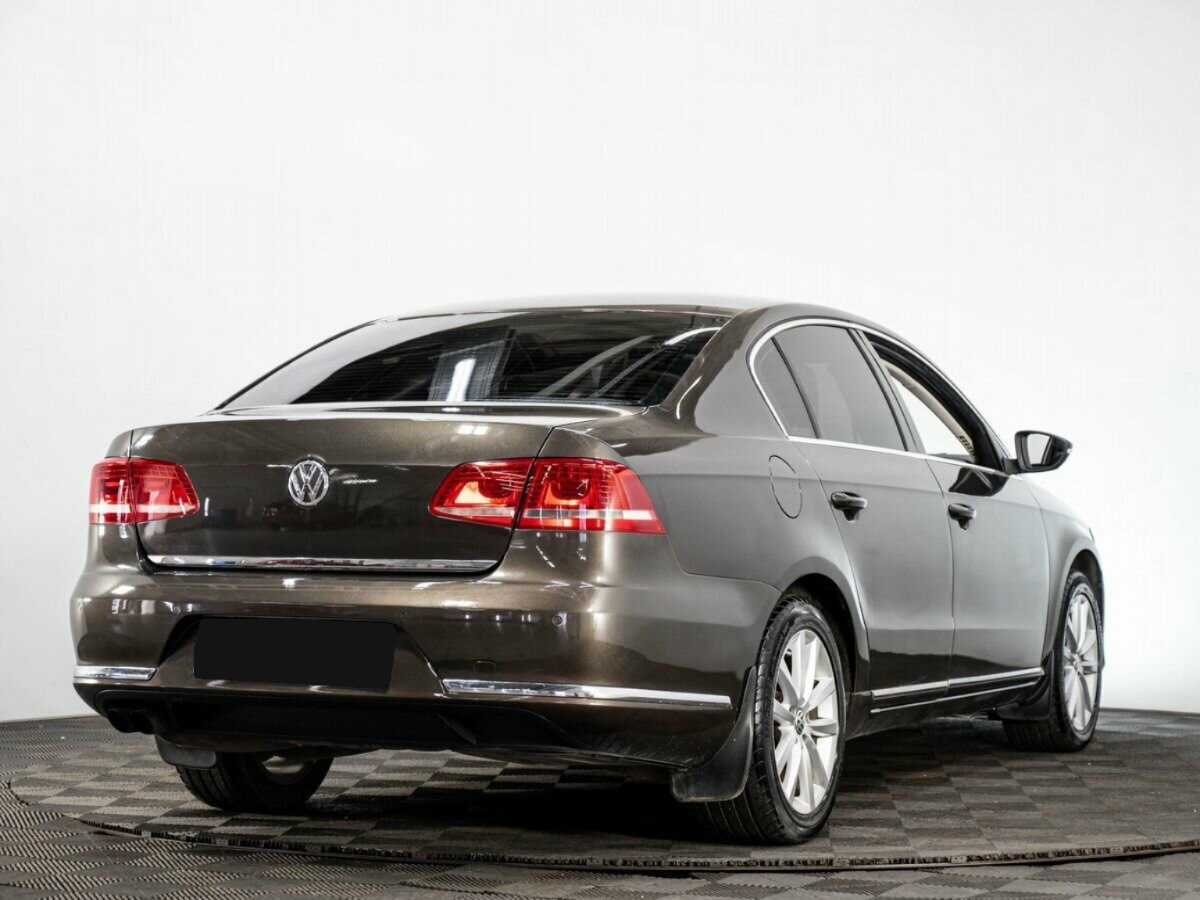 Volkswagen Passat, 2012 - фото №4