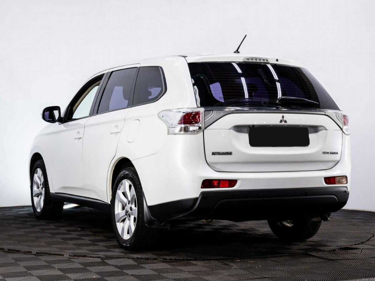 Mitsubishi Outlander, 2014 - фото №4