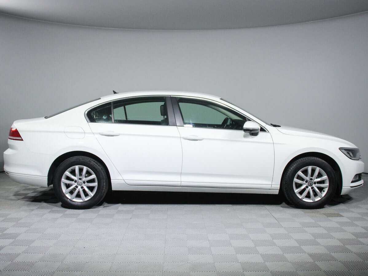 Volkswagen Passat, 2018 - фото №4