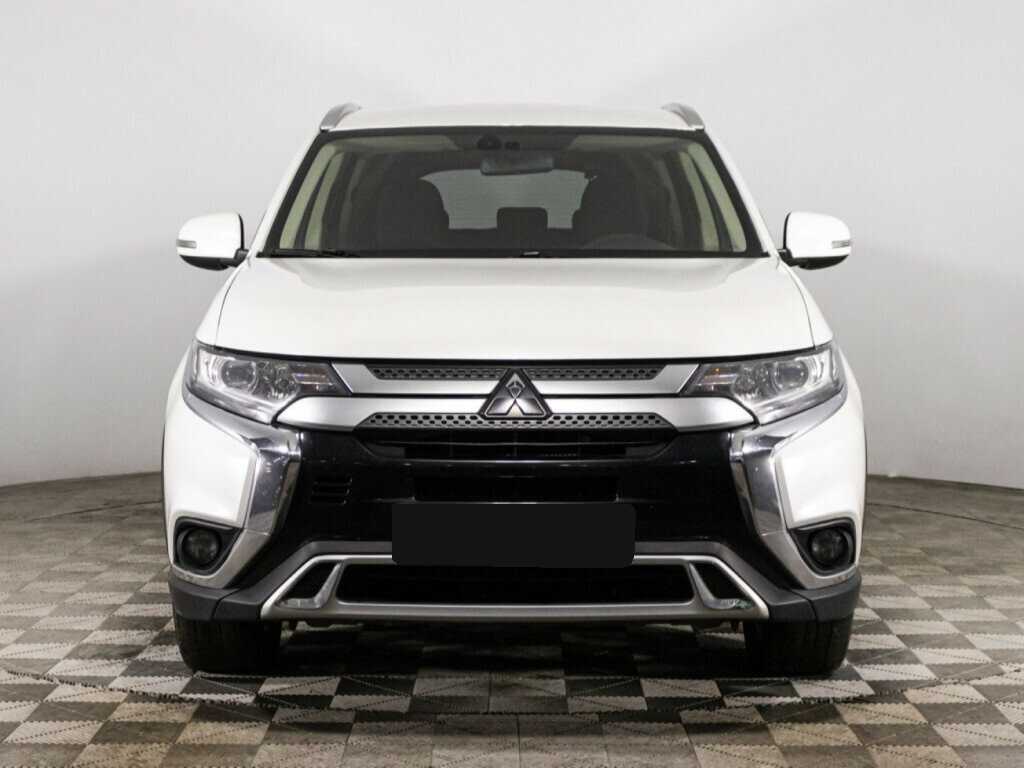 Mitsubishi Outlander, 2020 - фото №2