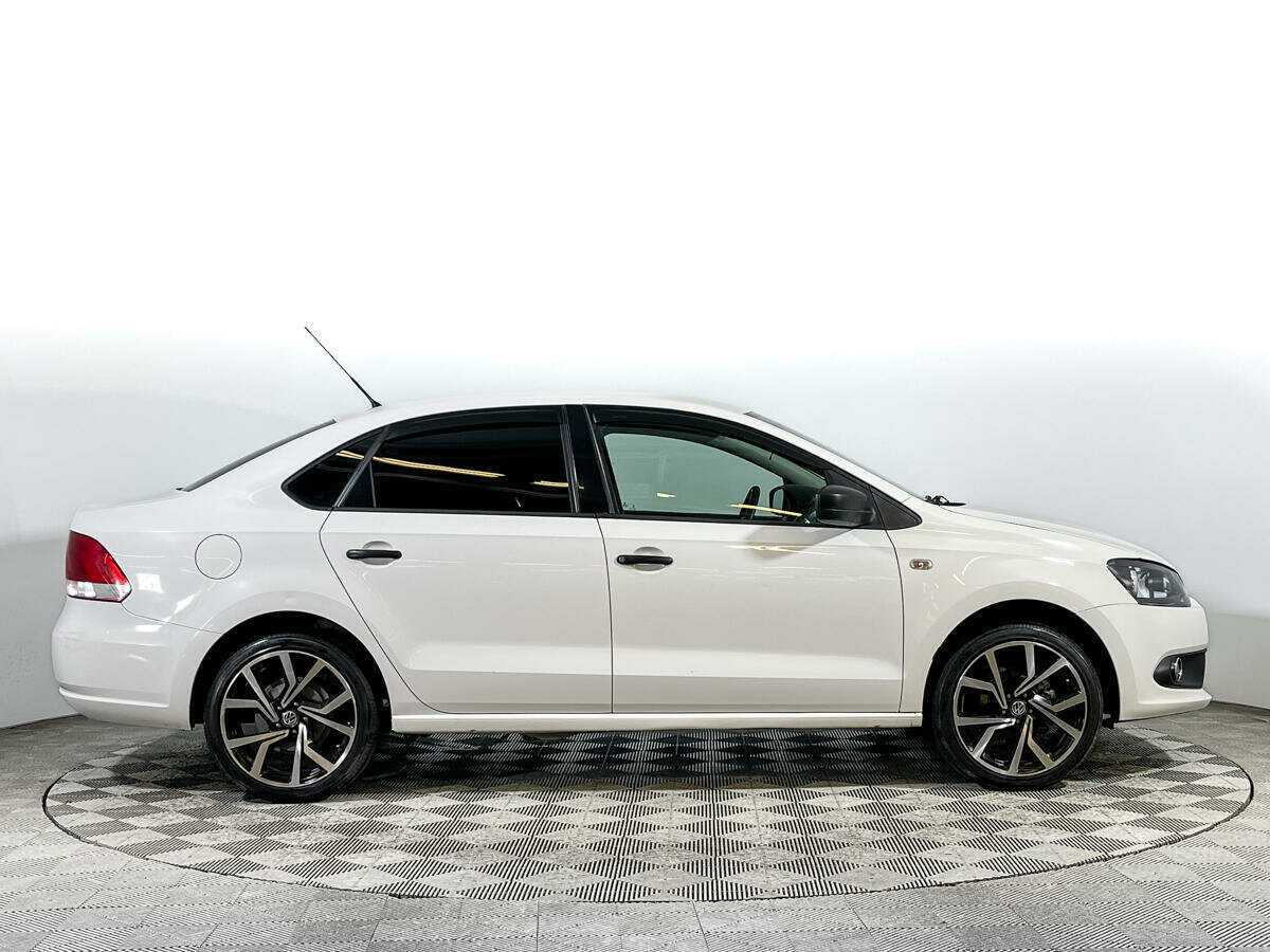 Volkswagen Polo, 2012 - фото №4