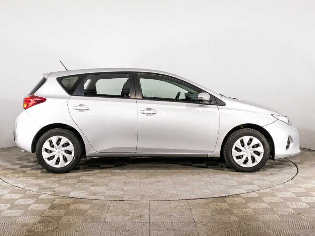 Toyota Auris, 2013 - фото №4