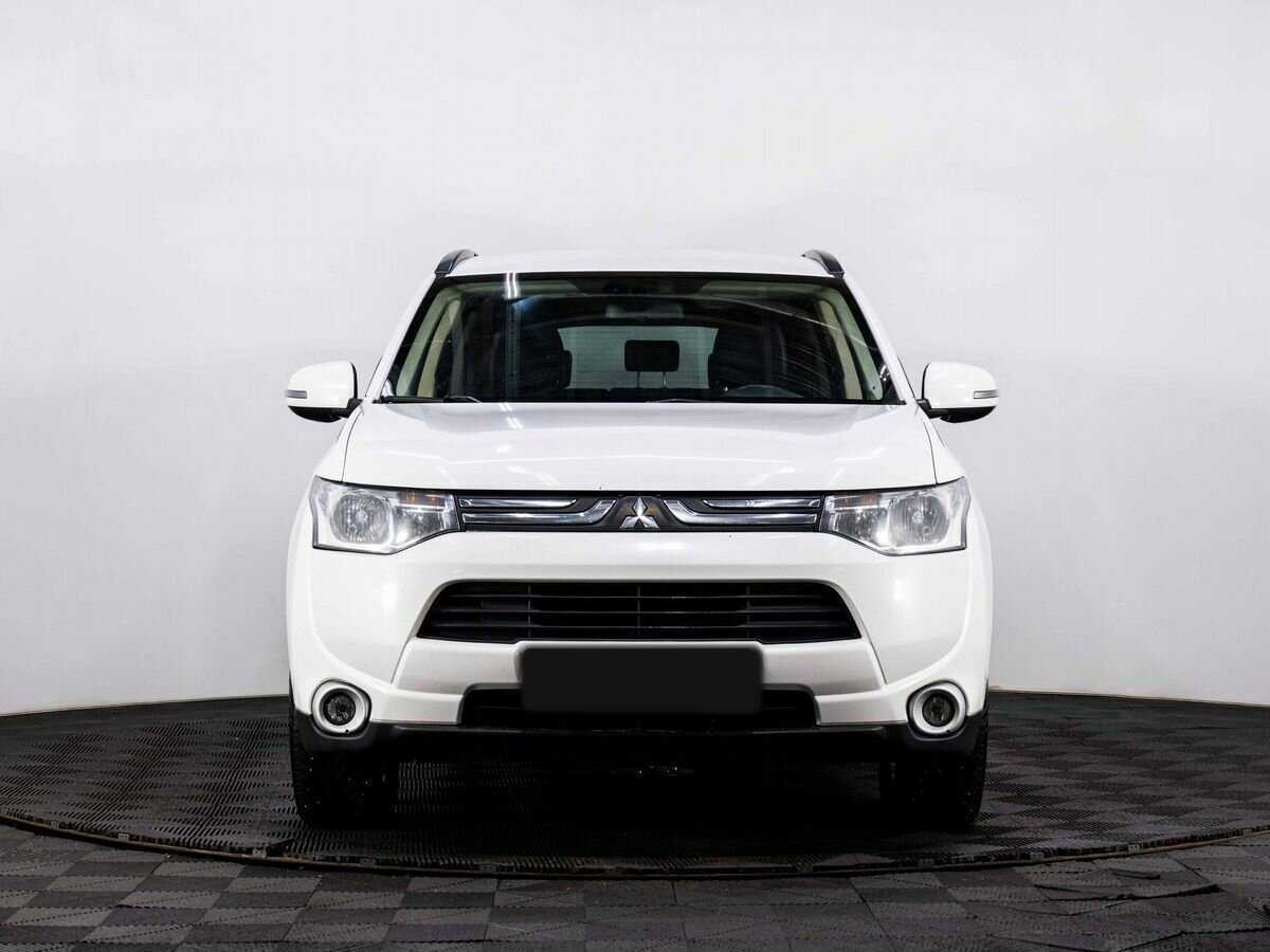 Mitsubishi Outlander, 2012 - фото №2