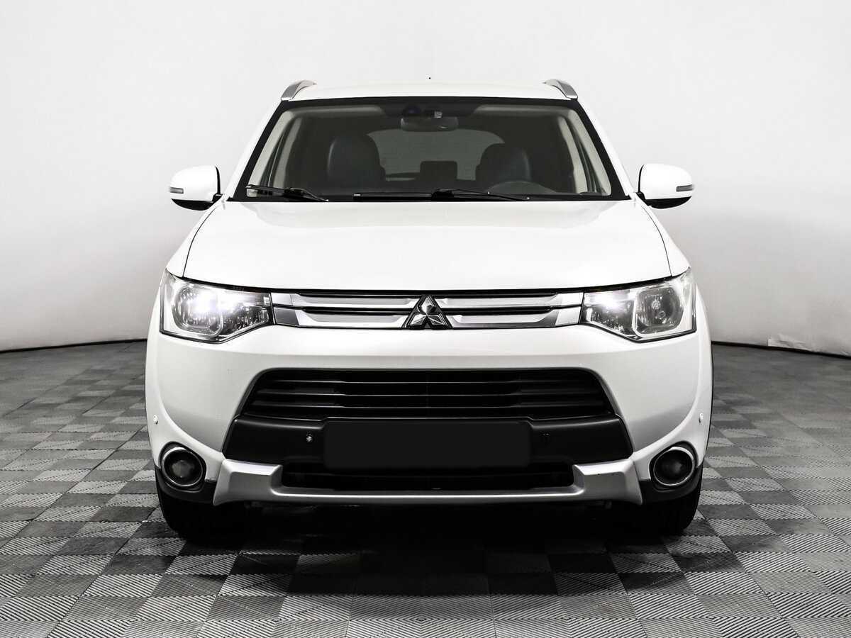Mitsubishi Outlander, 2015 - фото №2