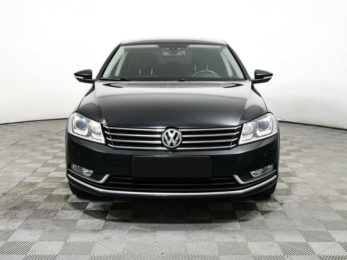 Volkswagen Passat, 2013 - фото №2