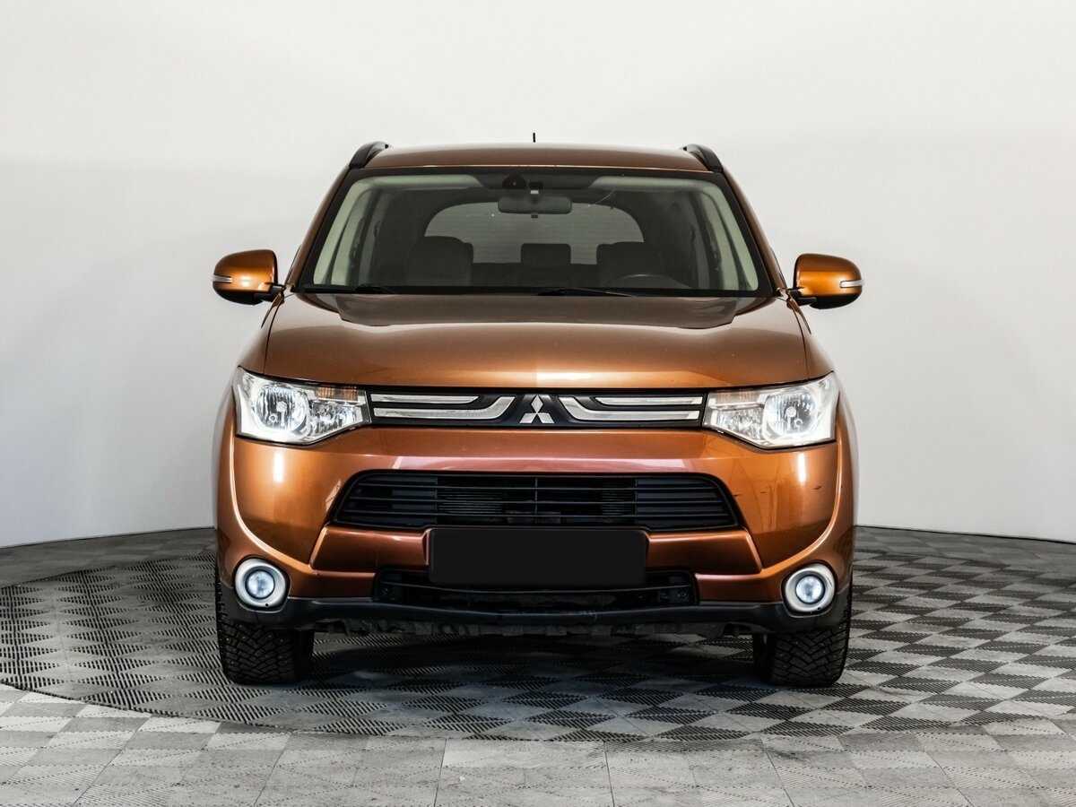 Mitsubishi Outlander, 2012 - фото №2