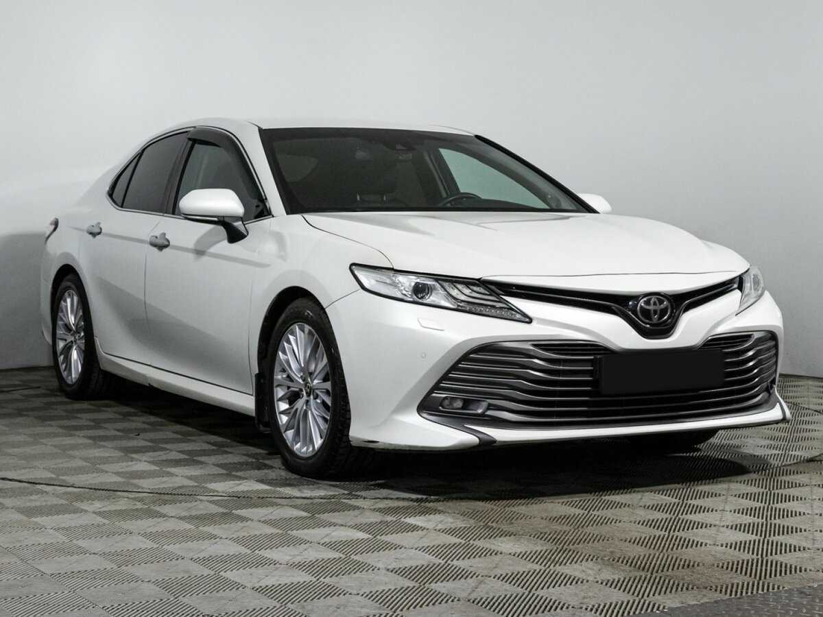Toyota Camry, 2018 - фото №3