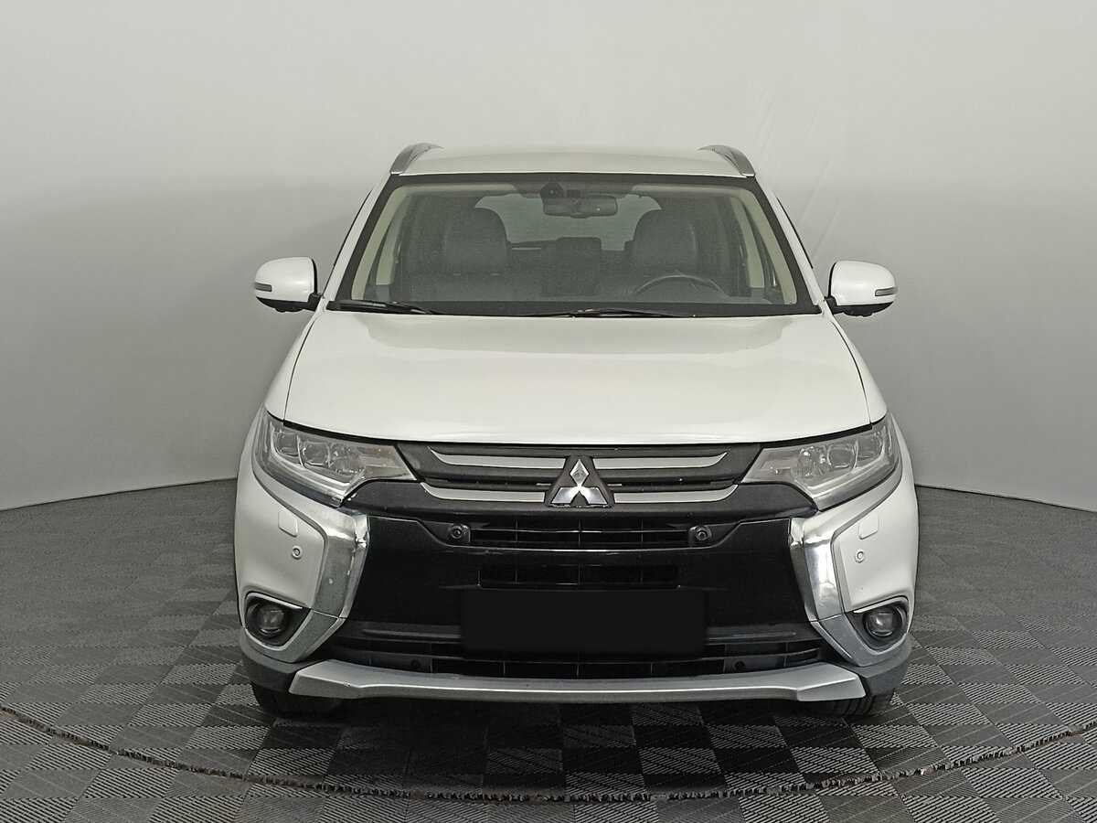 Mitsubishi Outlander, 2017 - фото №2