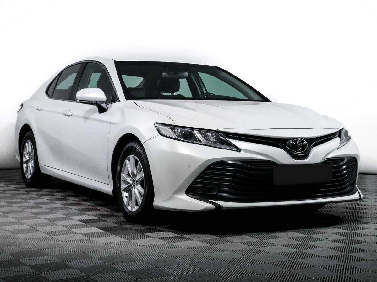 Toyota Camry, 2020 - фото №3