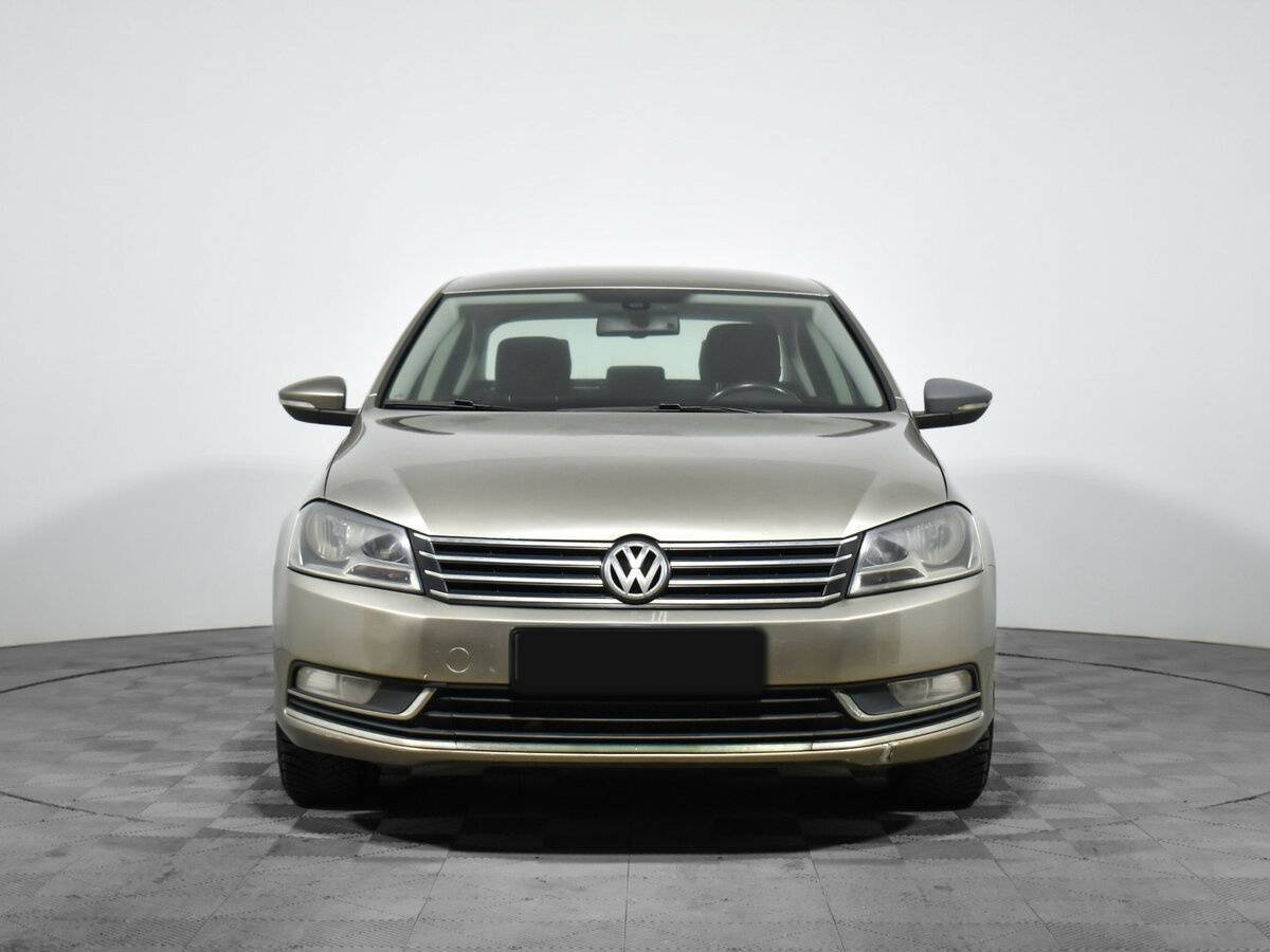 Volkswagen Passat, 2012 - фото №2