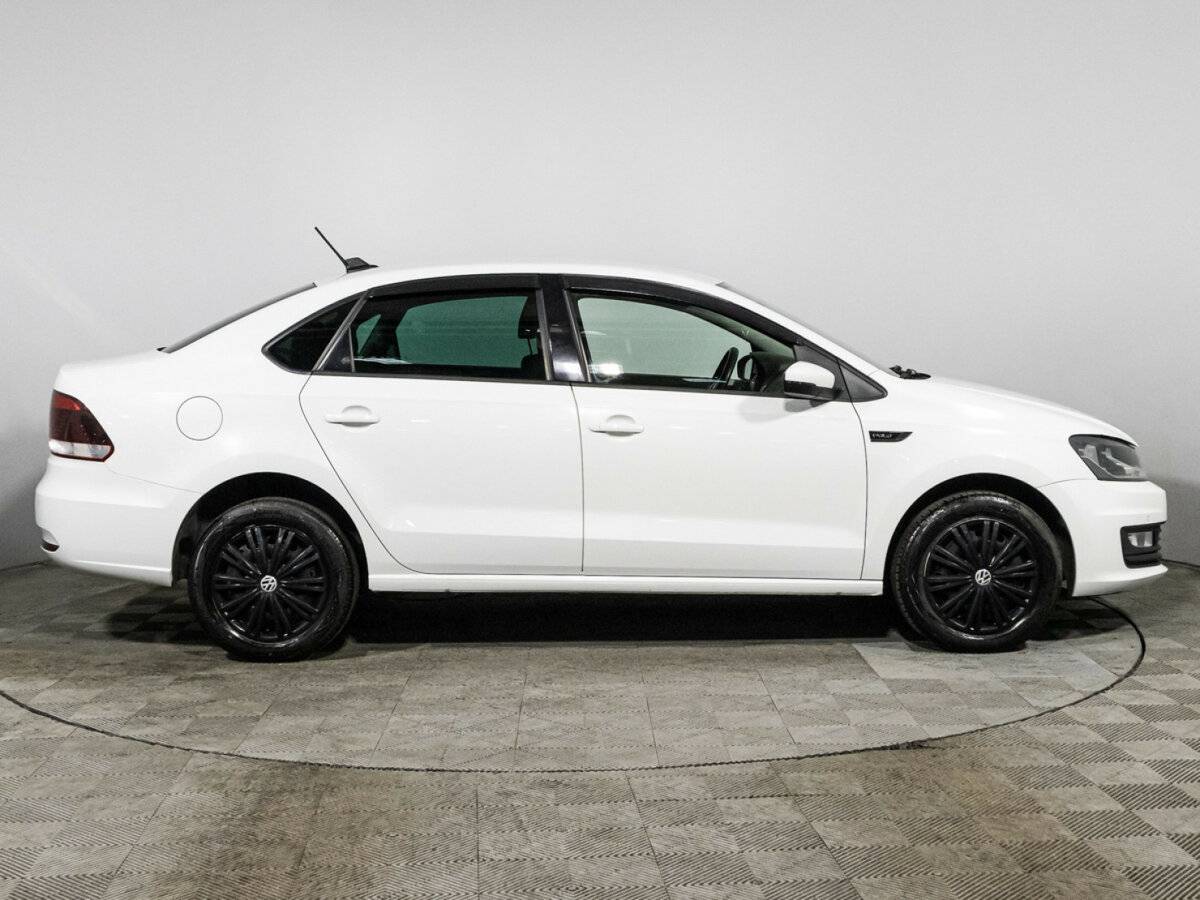 Volkswagen Polo, 2018 - фото №4