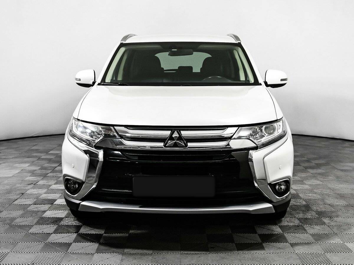 Mitsubishi Outlander, 2017 - фото №2