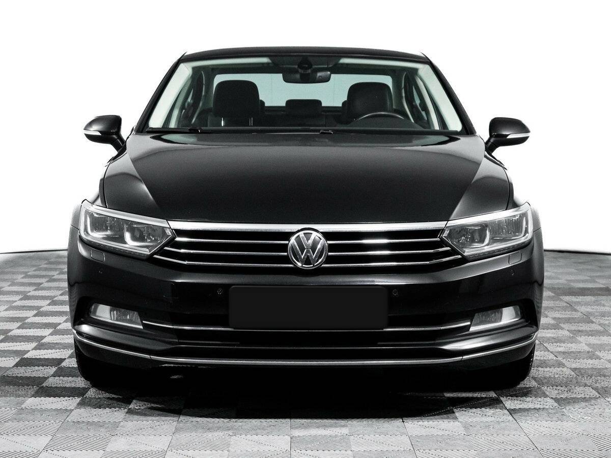 Volkswagen Passat, 2019 - фото №2
