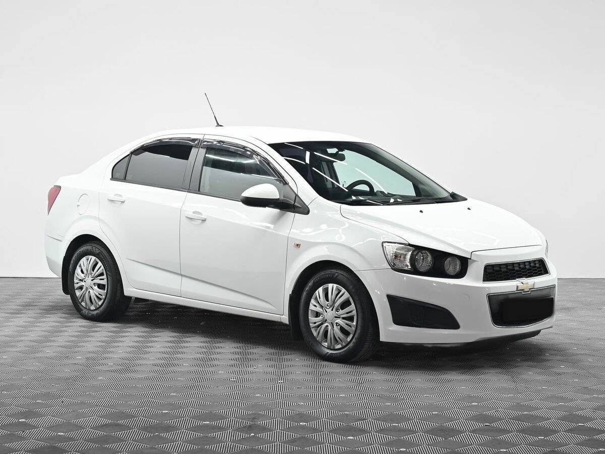 Chevrolet Aveo, 2012 - фото №2
