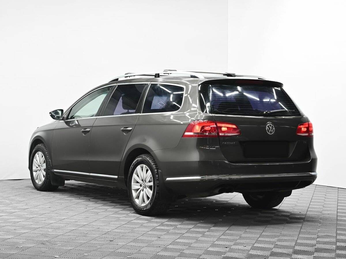 Volkswagen Passat, 2012 - фото №3