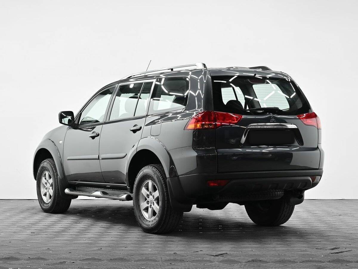 Mitsubishi Pajero Sport, 2012 - фото №3