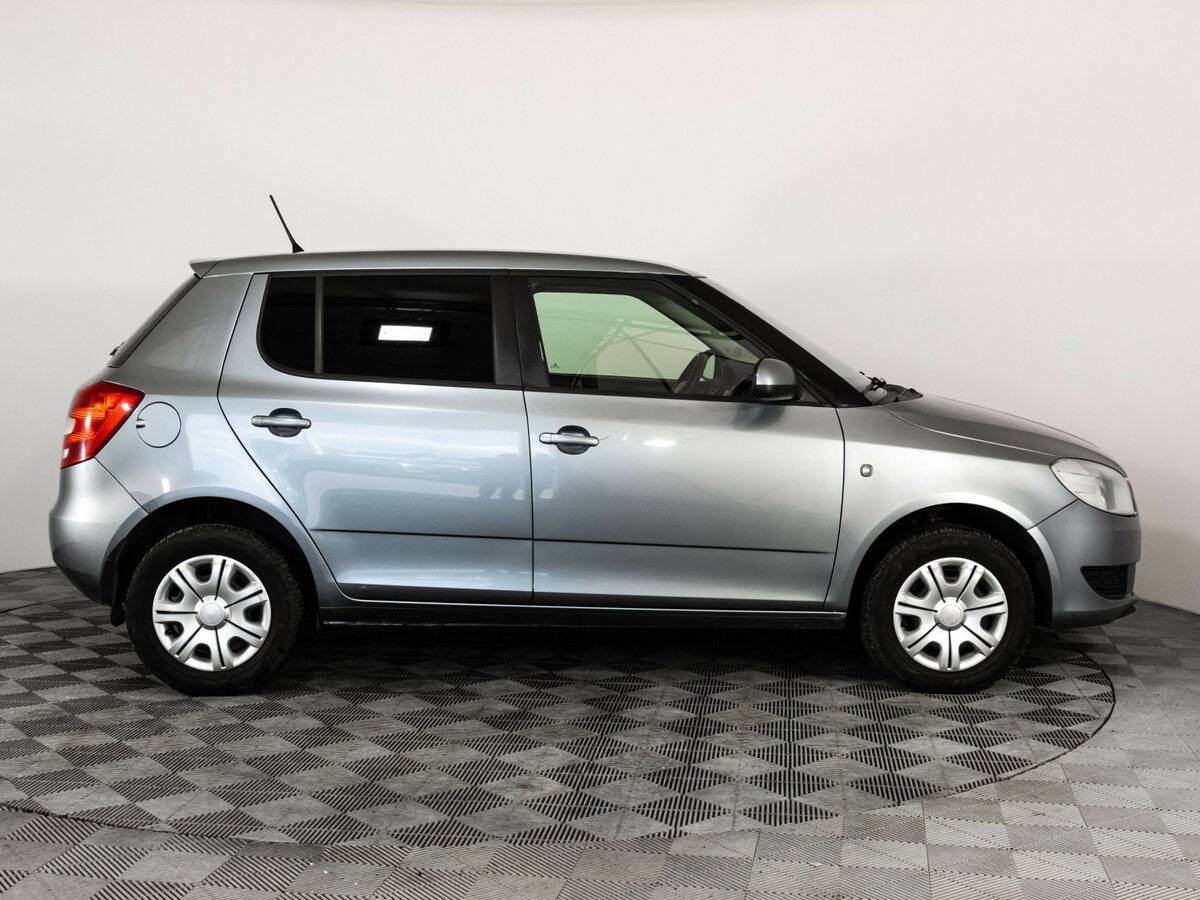 Skoda Fabia II Рестайлинг, 2013 - фото №4